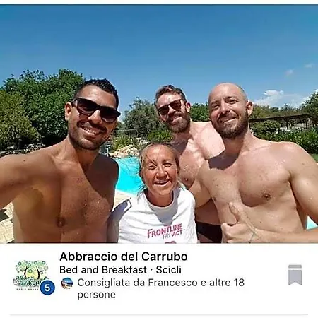 Abbraccio Del Carrubo Scicli