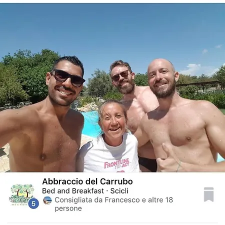 Abbraccio Del Carrubo *